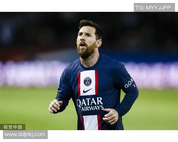 法甲巴黎圣日耳曼击败里昂，领跑积分榜，梅西表现出色