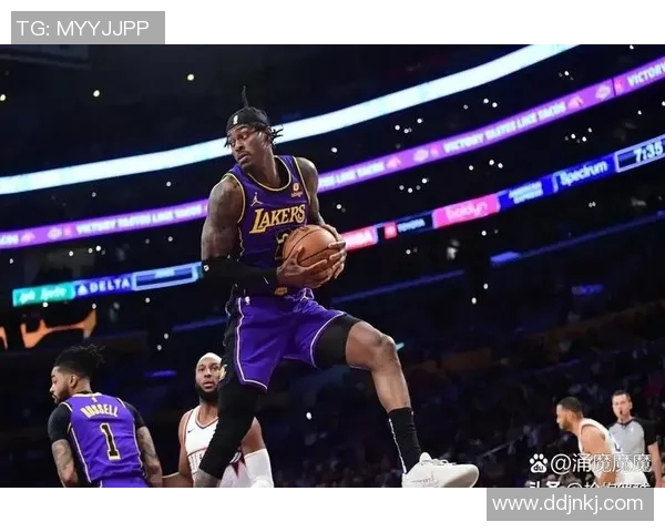 湖人队客场惜败76人队，浓眉哥意外受伤全场揪心